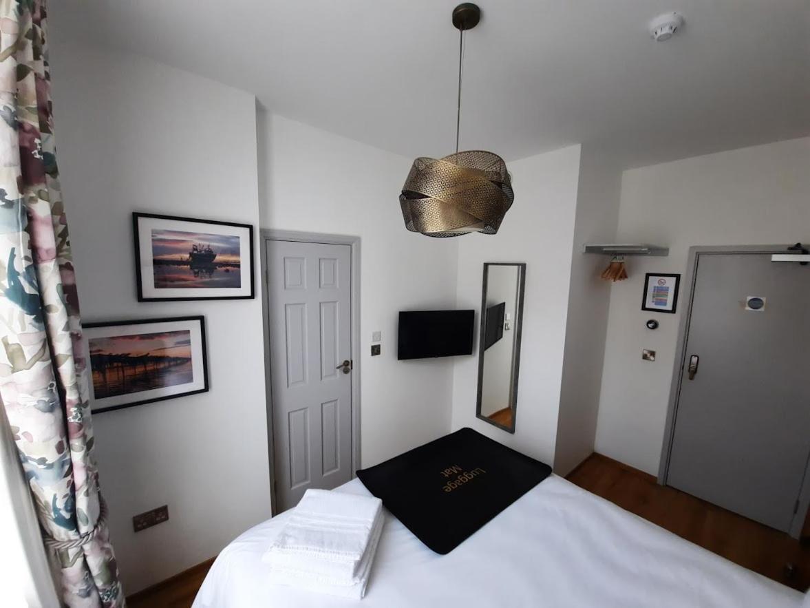 Hotel Number 8 Canterbury Esterno foto