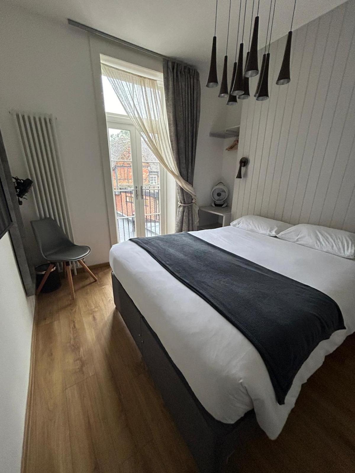 Hotel Number 8 Canterbury Esterno foto